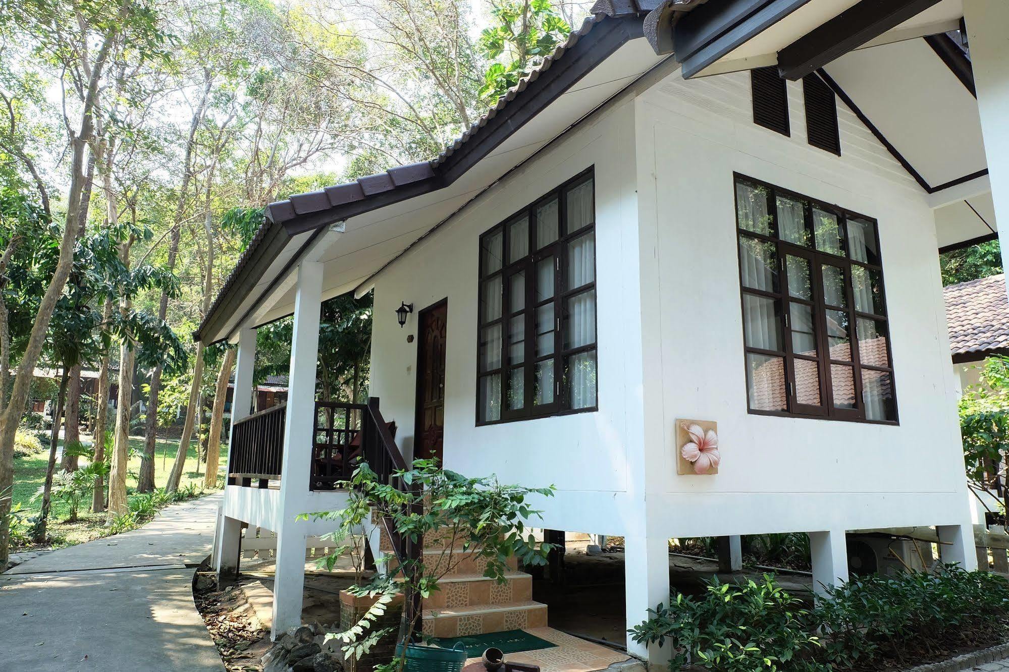 Vongdeuan Resort Koh Samet Exterior photo